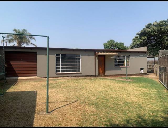 4 BEDROOM HOUSE FOR SALE IN KEMPTON PARK EXT 02